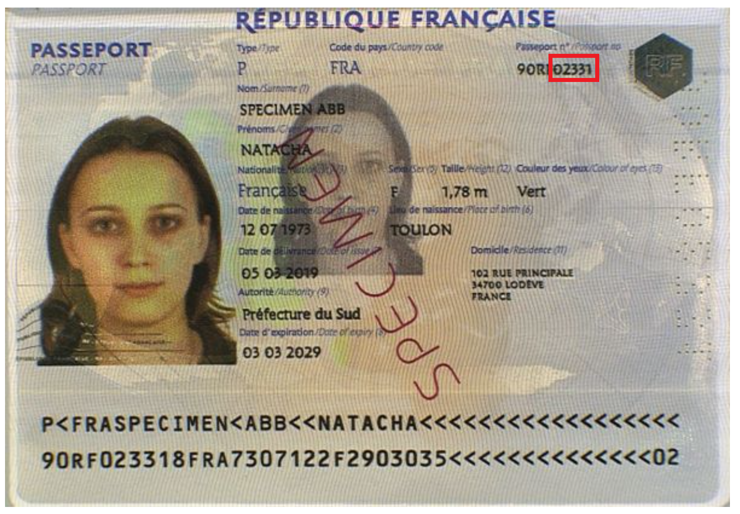 Exemple de passeport français